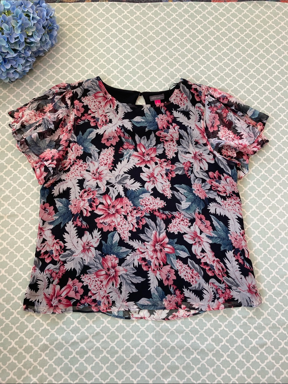 Vince Camuto Pink Black Tropical Floral Print Blouse Split Sleeve L